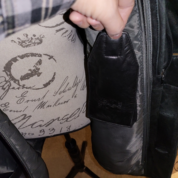 Pelle Studio Wilson's Black Leather jacket with 3m Thinsulate zip in lining. - Picture 8 of 16